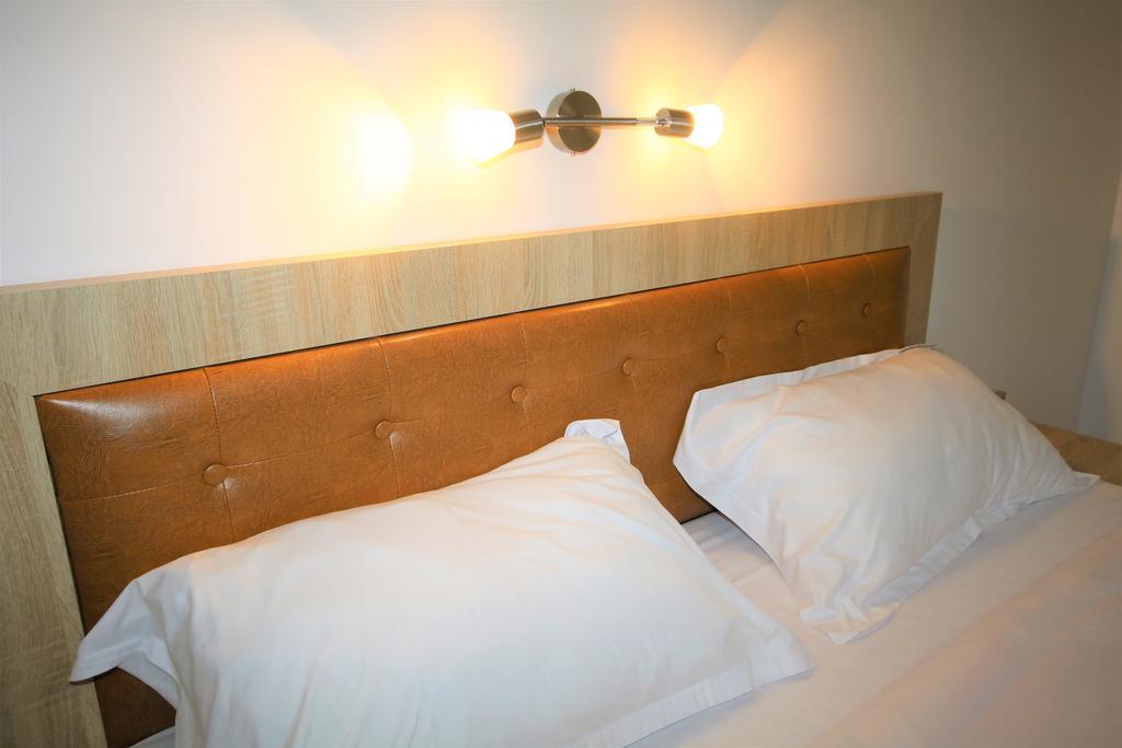 Aby Sunrise Hotel Orsova Exterior photo
